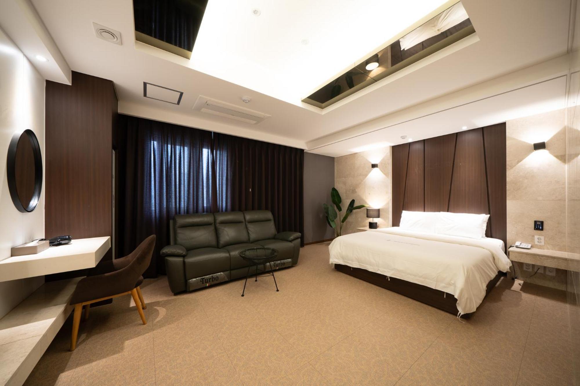Hotel Artheim Gwangju Metropolitan City Exterior photo