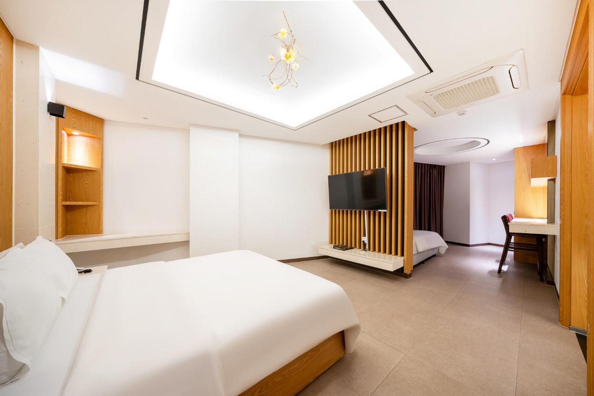 Hotel Artheim Gwangju Metropolitan City Exterior photo