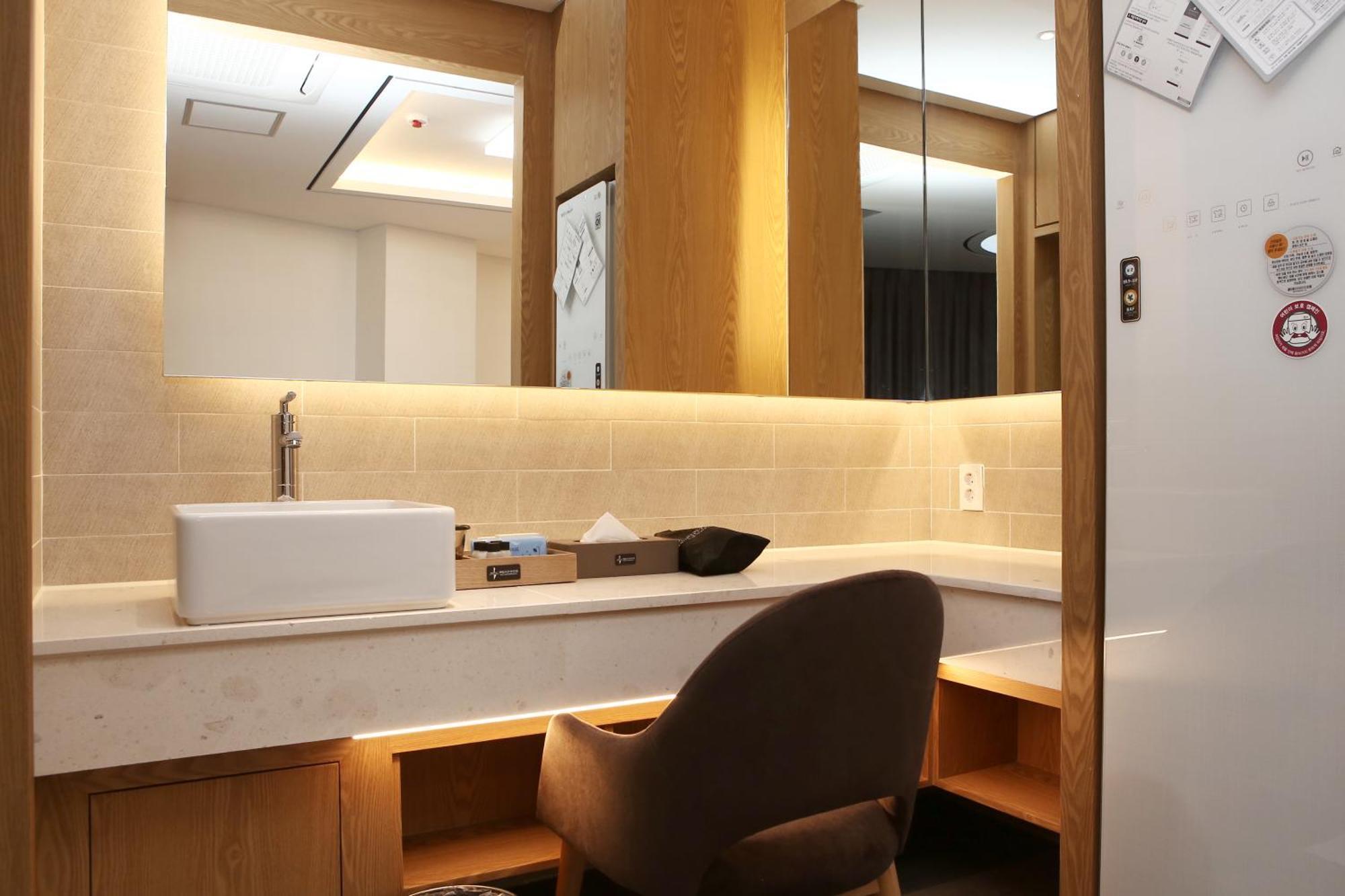 Hotel Artheim Gwangju Metropolitan City Exterior photo